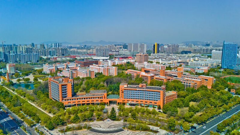 汽车级贴片电阻电容：规格参数解析与选型要点